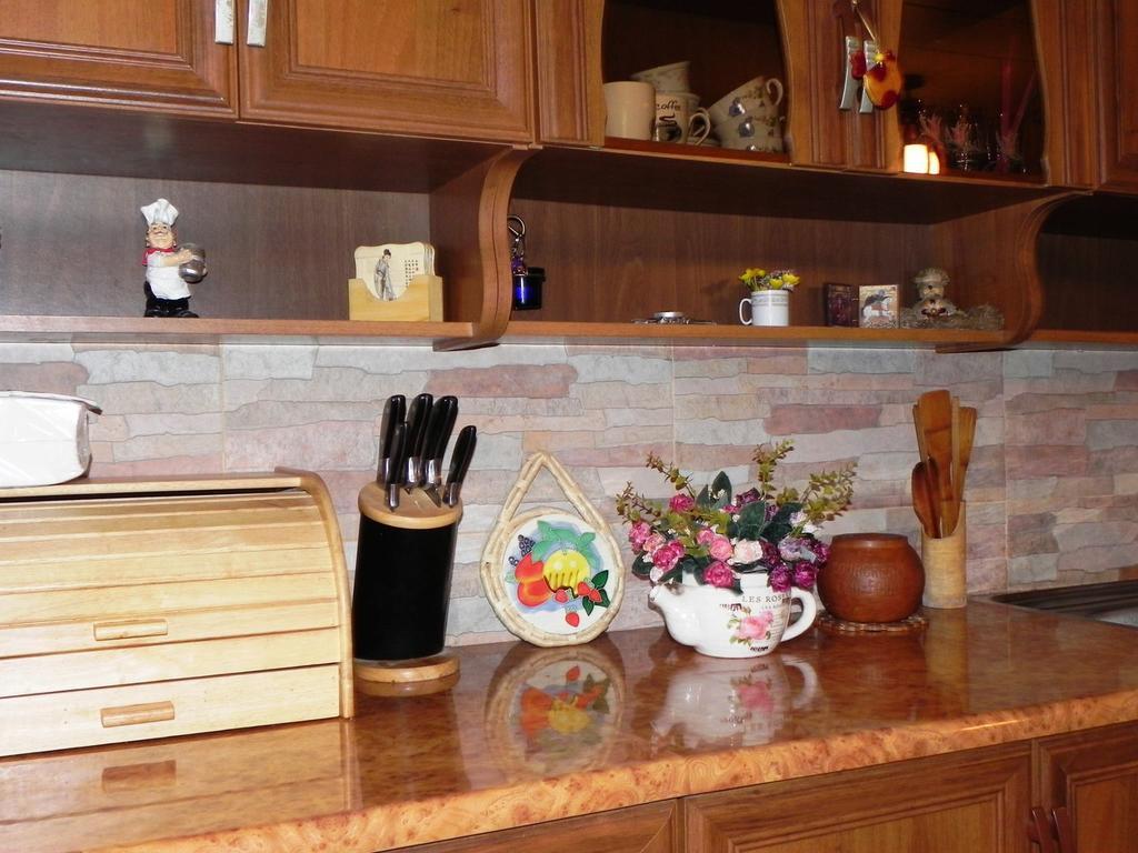 Tinikos Guest House Telavi Kültér fotó