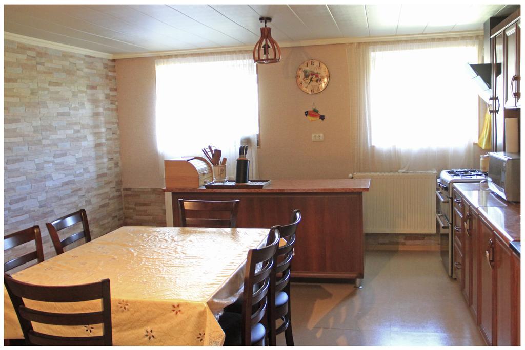 Tinikos Guest House Telavi Kültér fotó