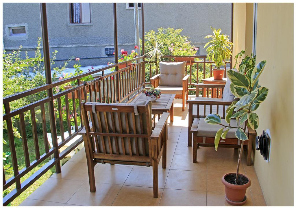 Tinikos Guest House Telavi Kültér fotó