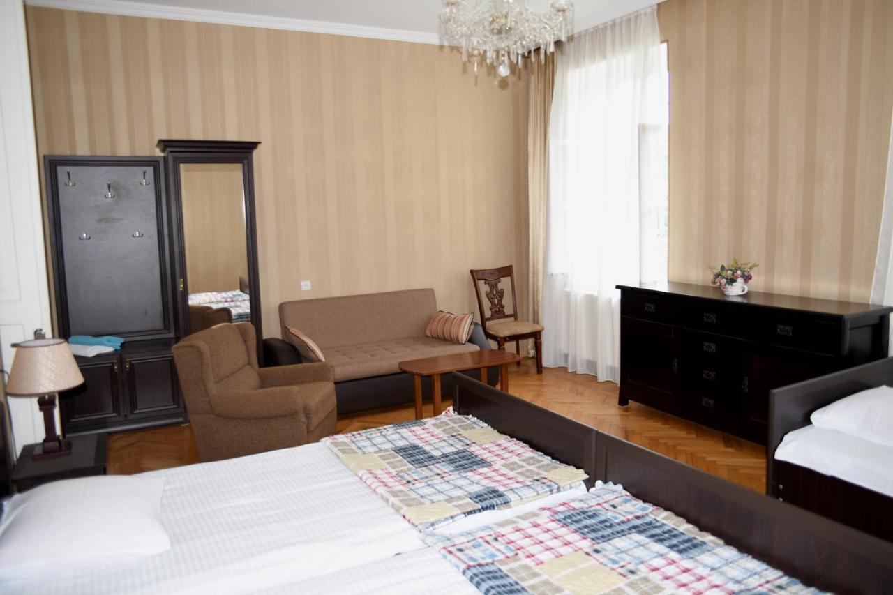Tinikos Guest House Telavi Kültér fotó
