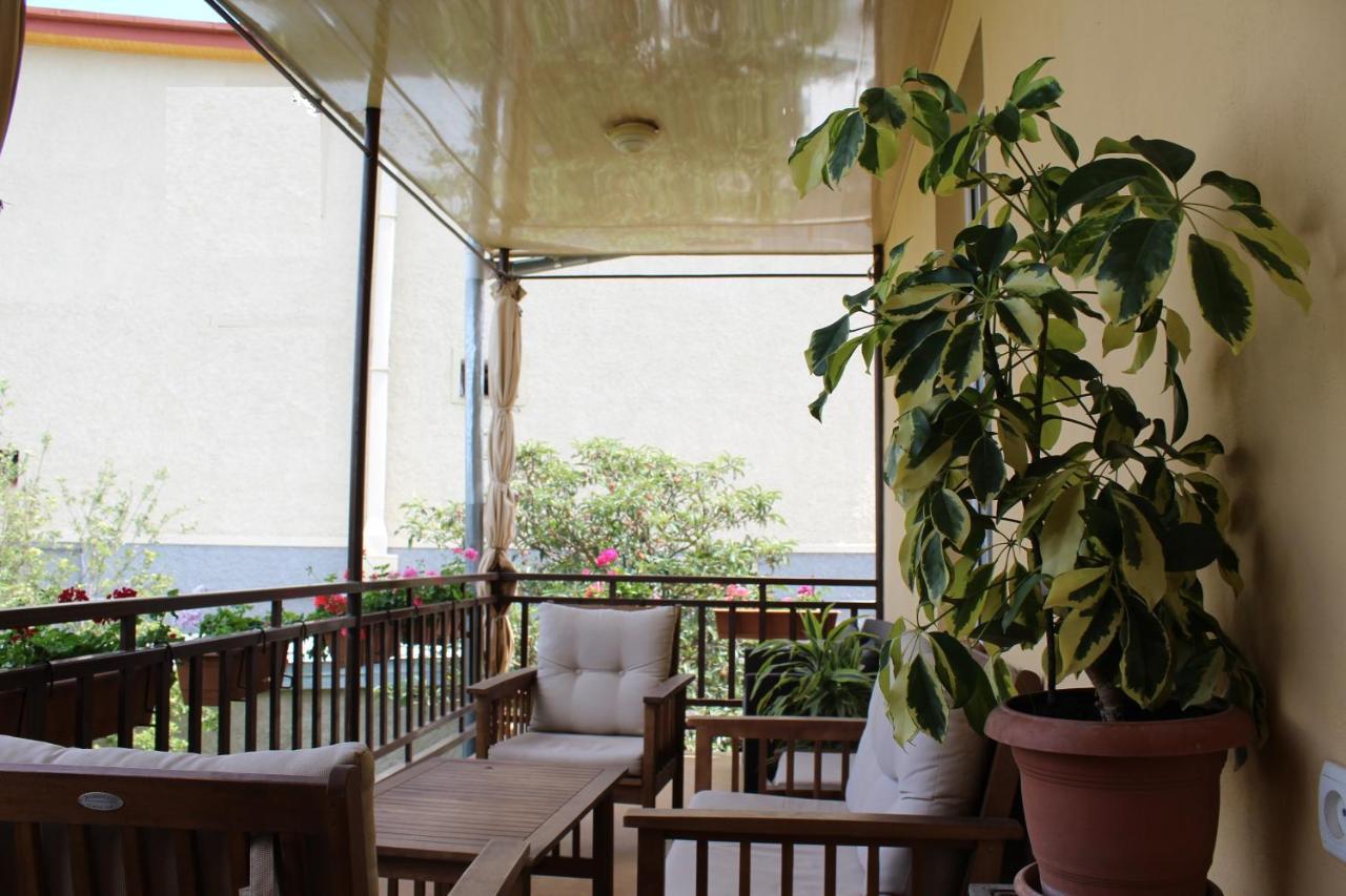 Tinikos Guest House Telavi Kültér fotó