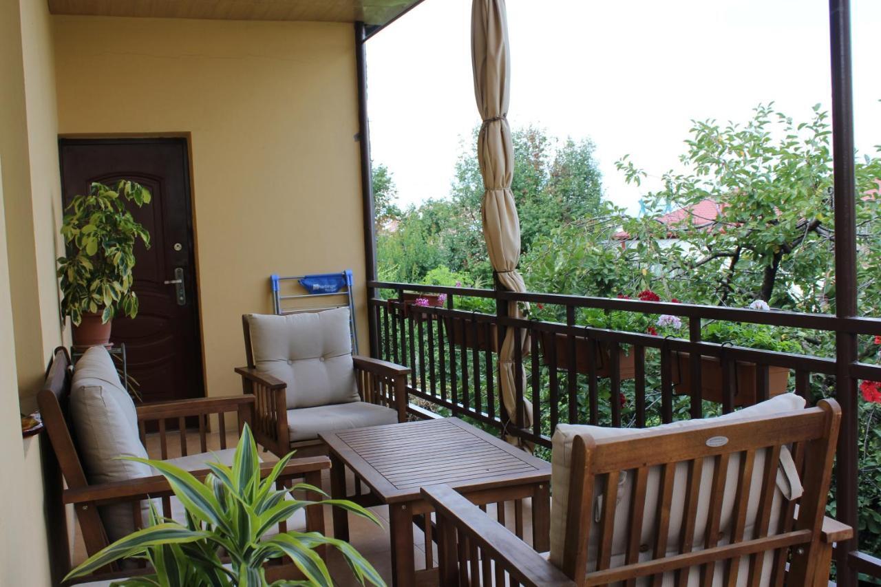 Tinikos Guest House Telavi Kültér fotó