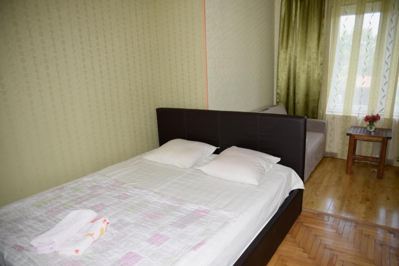 Tinikos Guest House Telavi Kültér fotó