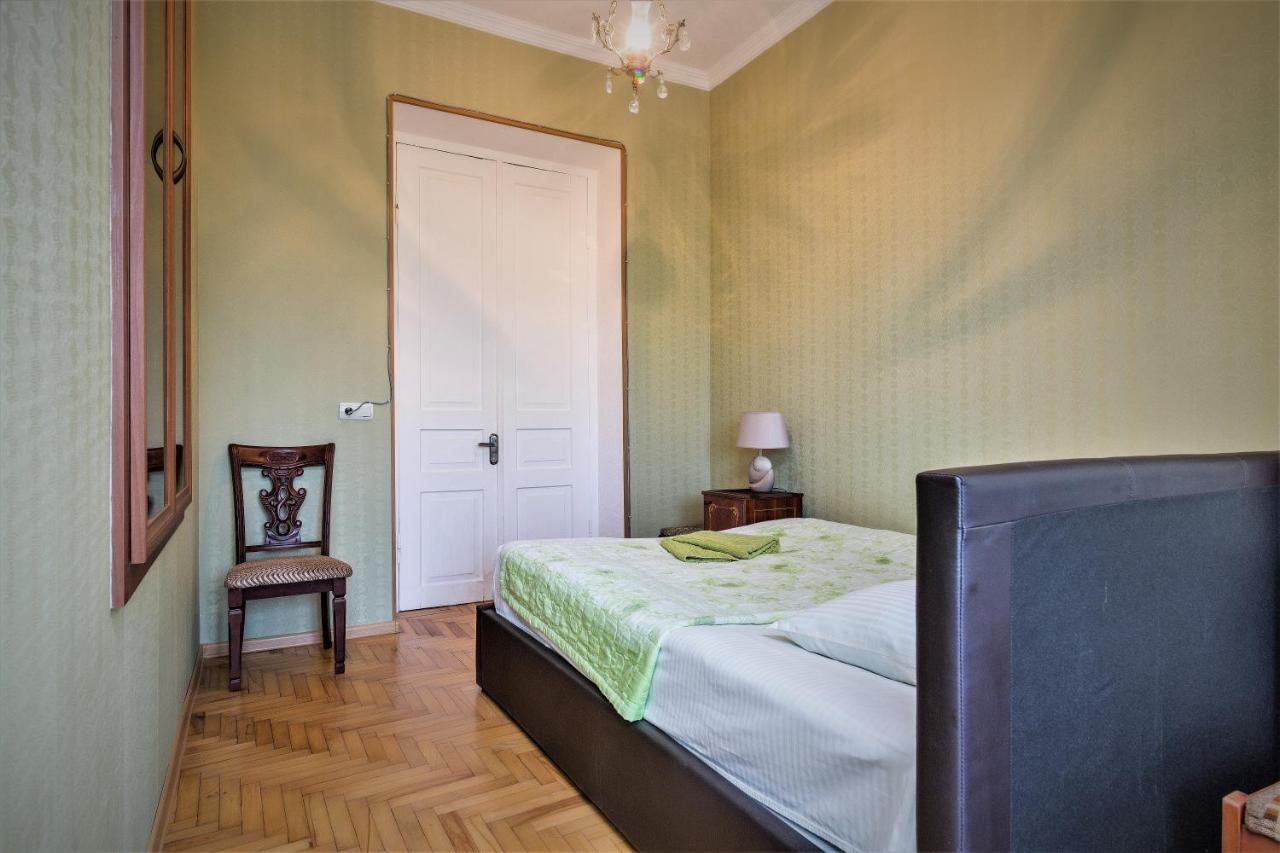 Tinikos Guest House Telavi Kültér fotó