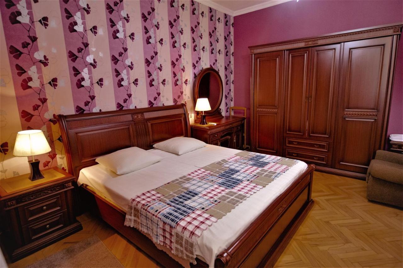 Tinikos Guest House Telavi Kültér fotó