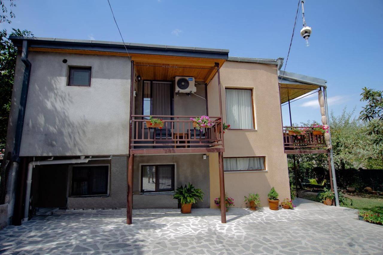Tinikos Guest House Telavi Kültér fotó