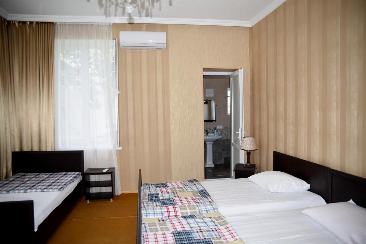 Tinikos Guest House Telavi Kültér fotó