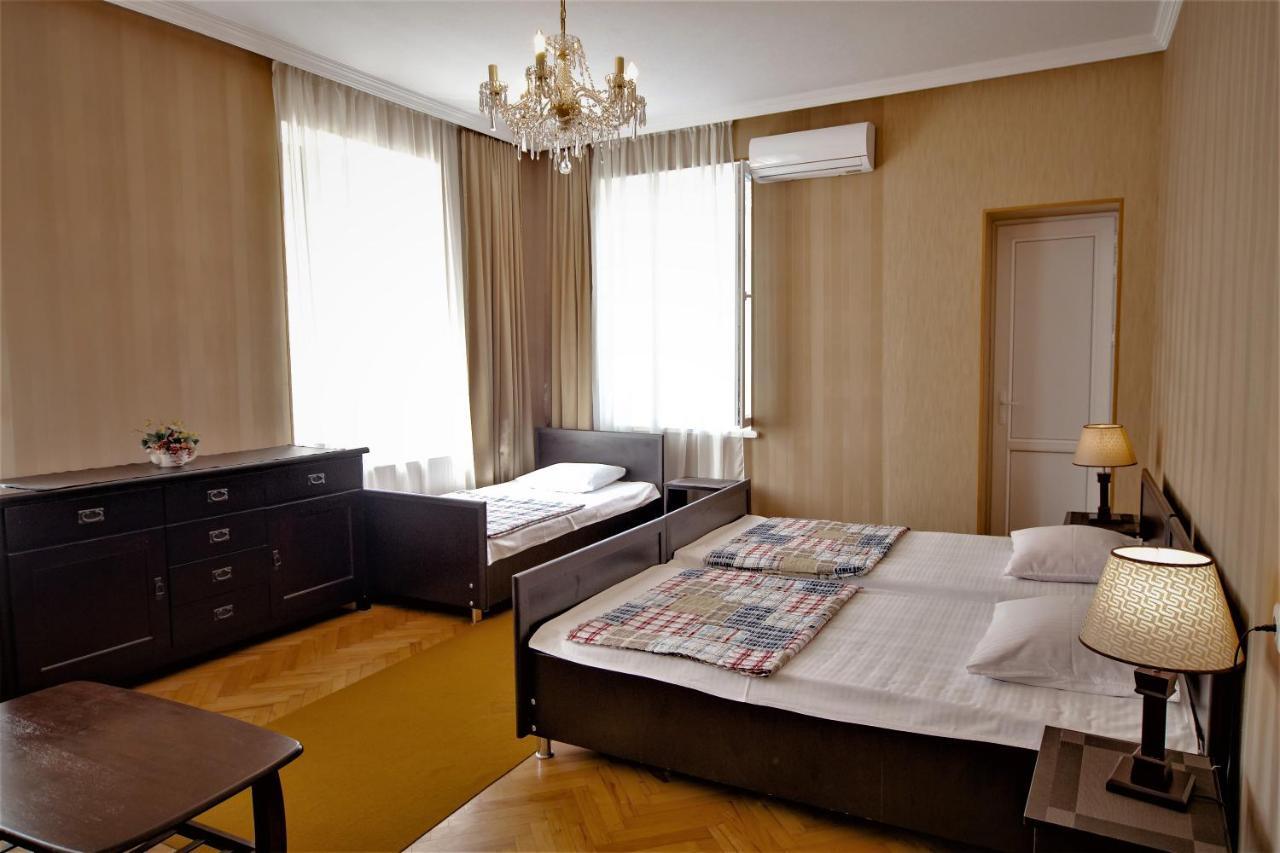 Tinikos Guest House Telavi Kültér fotó